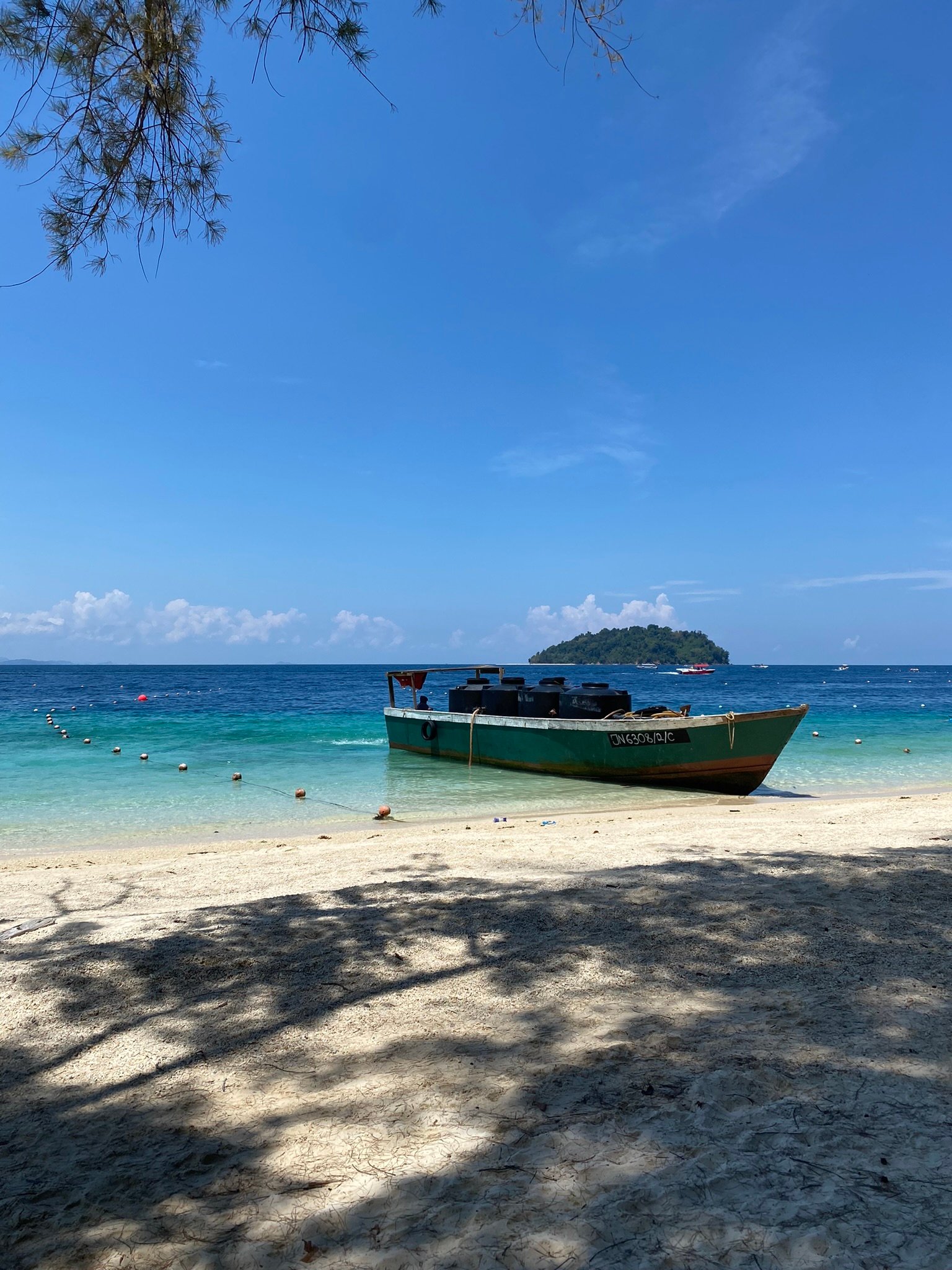 Discover the tropical paradise of Semporna, the gateway to some of Borneo’s most stunning البحرية destinations. Known for its crystal-clear waters and world-class diving, Semporna offers access to islands like Sipadan and Mabul, where vibrant coral reefs and marine الحياة thrive. Ideal for snorkeling, island hopping, and relaxing beach escapes, this destination also caters to Muslim-friendly travel with halal food options and welcoming local communities.