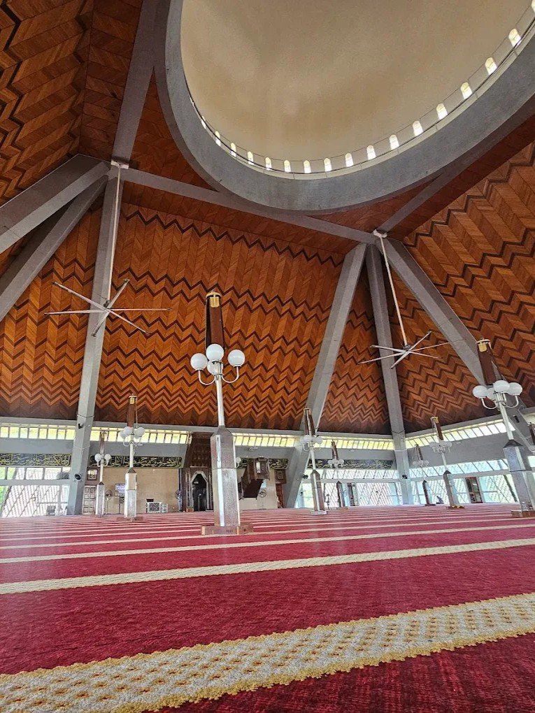 Visit the peaceful Masjid Daerah Sandakan, one of the main mosques in Sandakan. Known for its elegant design and calm surroundings, this mosque serves as an important place of worship for the local Muslim community. Conveniently located in the city, it offers a welcoming stop for travelers seeking a quiet moment of prayer during their journey through Borneo.