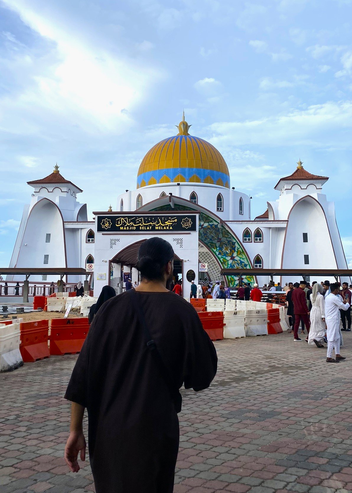 Masjid Selat Melaka (Melaka Straits Mosque) is a stunning mosque built on a man-made island overlooking the Strait of Malacca. Known for its beautiful architecture and serene seaside views, it’s a popular spot for Muslim travelers visiting Melaka. The mosque offers peaceful prayer facilities and is easily accessible from the city center, making it a must-visit for those seeking spiritual moments and photo opportunities.