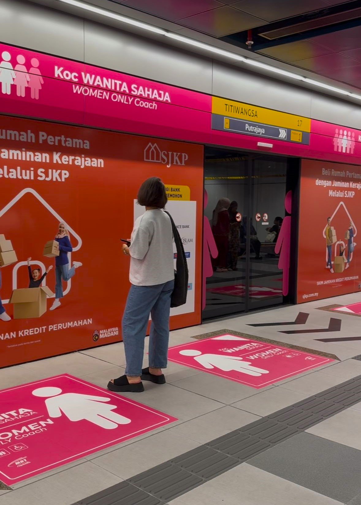 Getting around Kuala Lumpur is easy and affordable thanks to its modern public transport system. Muslim travellers can use the LRT, MRT and Monorail to reach major attractions such as KLCC, Bukit Bintang and Chinatown. Free GoKL buses connect popular neighbourhoods and are perfect for budget travel. Ride-hailing apps like Grab are widely available and convenient, especially for families. With safe, reliable transport options, exploring Kuala Lumpur is simple — from mosques and halal food spots to shopping malls and cultural sights.