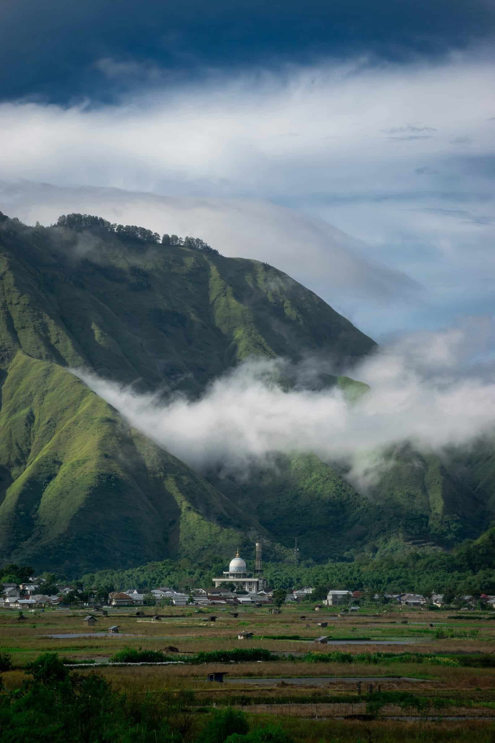 Lombok holiday – Muslim-friendly island getaway in Indonesia A Lombok holiday is perfect for travellers looking for a quieter and more authentic side of Indonesia. Located next to Bali, Lombok offers beautiful beaches, waterfalls, rice fields, and a strong Muslim culture with plenty of halal food and mosques across the island. Whether you’re planning a relaxed beach trip or an adventurous island route, Lombok is an ideal destination for a Muslim-friendly holiday in Southeast Asia.