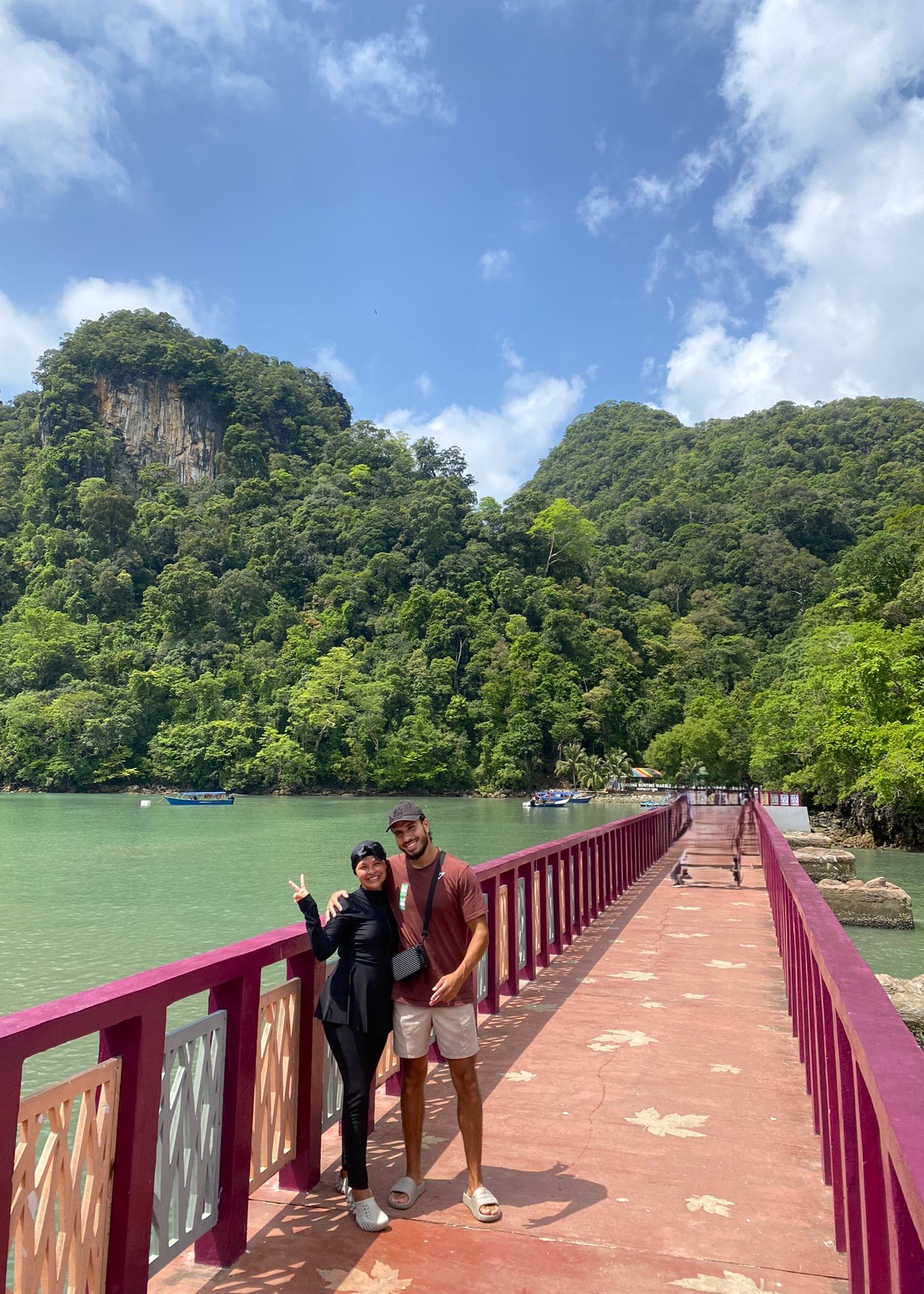 Island hopping in Langkawi is a Muslim-friendly experience, with scenic boat tours to nearby islands, halal food options nearby, and easy access to prayer facilities. It’s a relaxing and halal-friendly way to explore Langkawi’s natural beauty.