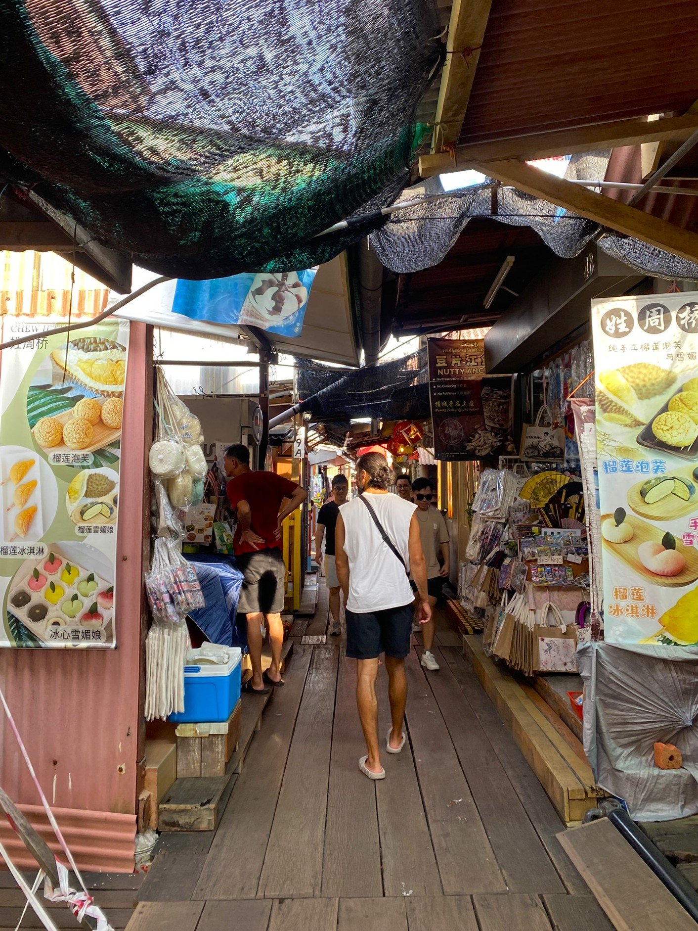 Chew Jetty is one of the famous Clan Jetties in George Town. This traditional waterfront village features wooden houses built on stilts over the sea, reflecting Penang’s early Chinese settler history. Visitors can walk along the wooden pier, explore small souvenir stalls, and enjoy scenic sea views. Chew Jetty is a unique cultural attraction and a must-visit spot when exploring George Town’s heritage area.