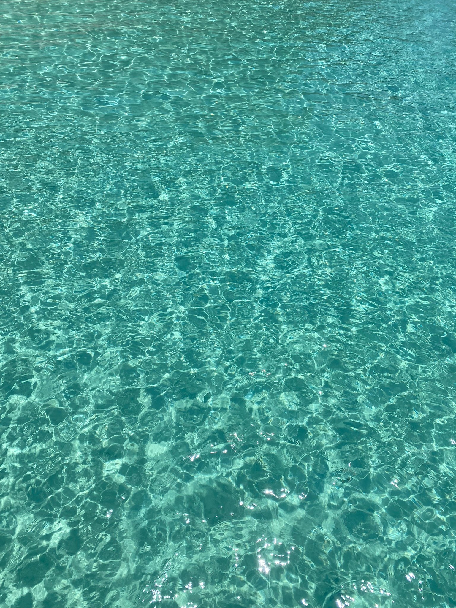 The Perhentian Islands are known for their beautiful beaches with white sand and crystal-clear water. Popular spots like Long Beach and Coral Bay offer excellent swimming, snorkeling, and stunning sunsets. As part of Malaysia, the islands are also a Muslim-friendly destination, with nearby halal food options and prayer facilities, making it easy for Muslim travelers to enjoy a relaxing tropical beach holiday.