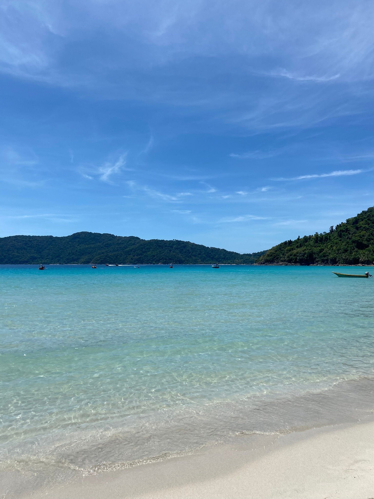 The Perhentian Islands are known for their beautiful beaches with white sand and crystal-clear water. Popular spots like Long Beach and Coral Bay offer excellent swimming, snorkeling, and stunning sunsets. As part of Malaysia, the islands are also a Muslim-friendly destination, with nearby halal food options and prayer facilities, making it easy for Muslim travelers to enjoy a relaxing tropical beach holiday.