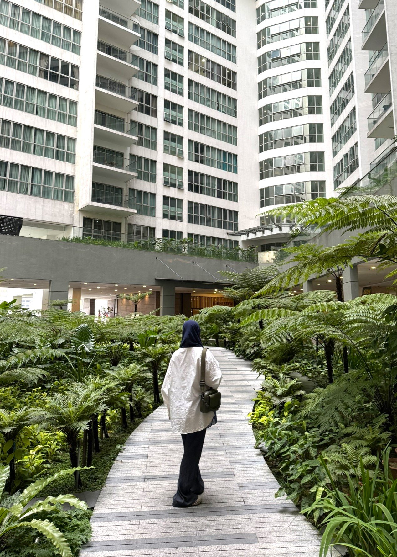 The Exchange TRX Mall is one of Kuala Lumpur’s newest luxury shopping and lifestyle destinations, featuring international brands, stylish dining options and a stunning rooftop park overlooking the TRX skyscrapers. Muslim travellers can shop, relax and enjoy family-friendly activities, with halal restaurants and cafés widely available throughout the mall. Located in the Tun Razak Exchange district, TRX is easily reached by MRT and is connected to major areas like Bukit Bintang and KLCC. A modern must-visit stop for shopping, dining and photo-worthy city views.