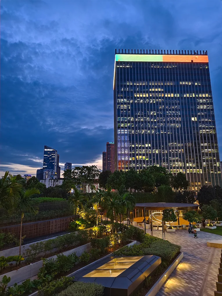 The Exchange TRX Mall is one of Kuala Lumpur’s newest luxury shopping and lifestyle destinations, featuring international brands, stylish dining options and a stunning rooftop park overlooking the TRX skyscrapers. Muslim travellers can shop, relax and enjoy family-friendly activities, with halal restaurants and cafés widely available throughout the mall. Located in the Tun Razak Exchange district, TRX is easily reached by MRT and is connected to major areas like Bukit Bintang and KLCC. A modern must-visit stop for shopping, dining and photo-worthy city views.