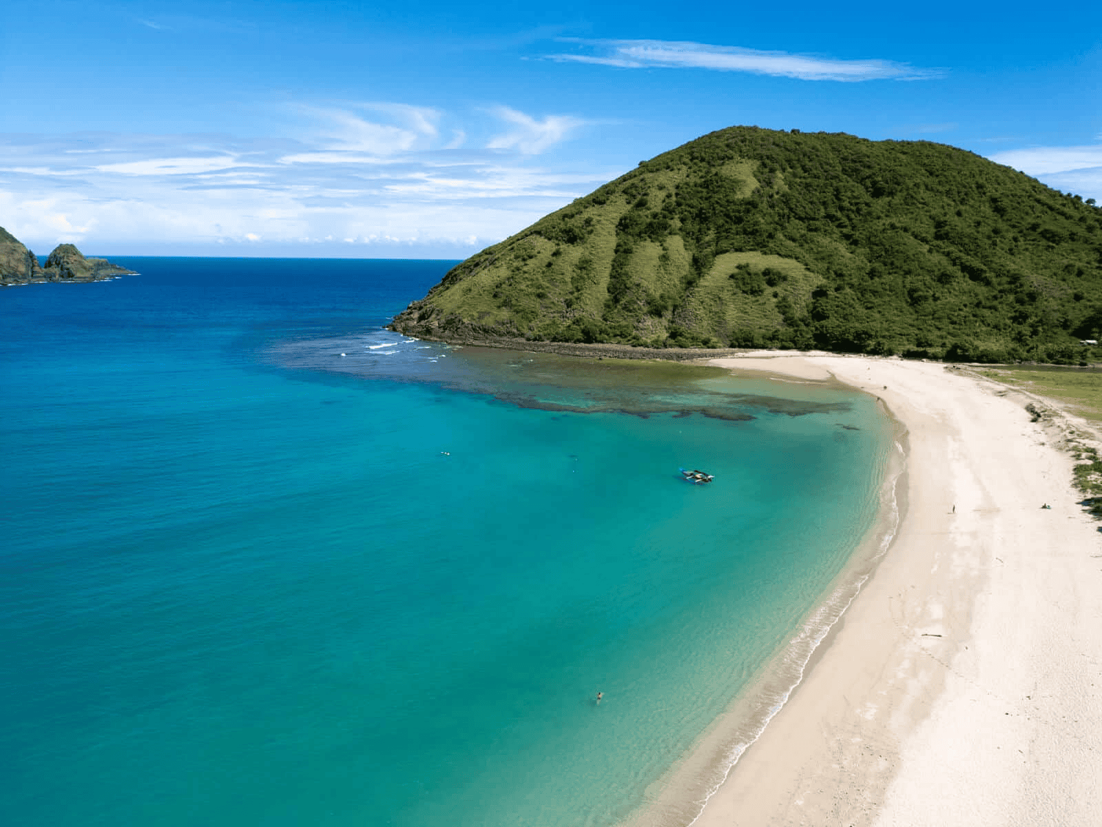 Lombok holiday – Muslim-friendly island getaway in Indonesia A Lombok holiday is perfect for travellers looking for a quieter and more authentic side of Indonesia. Located next to Bali, Lombok offers beautiful beaches, waterfalls, rice fields, and a strong Muslim culture with plenty of halal food and mosques across the island. Whether you’re planning a relaxed beach trip or an adventurous island route, Lombok is an ideal destination for a Muslim-friendly holiday in Southeast Asia.