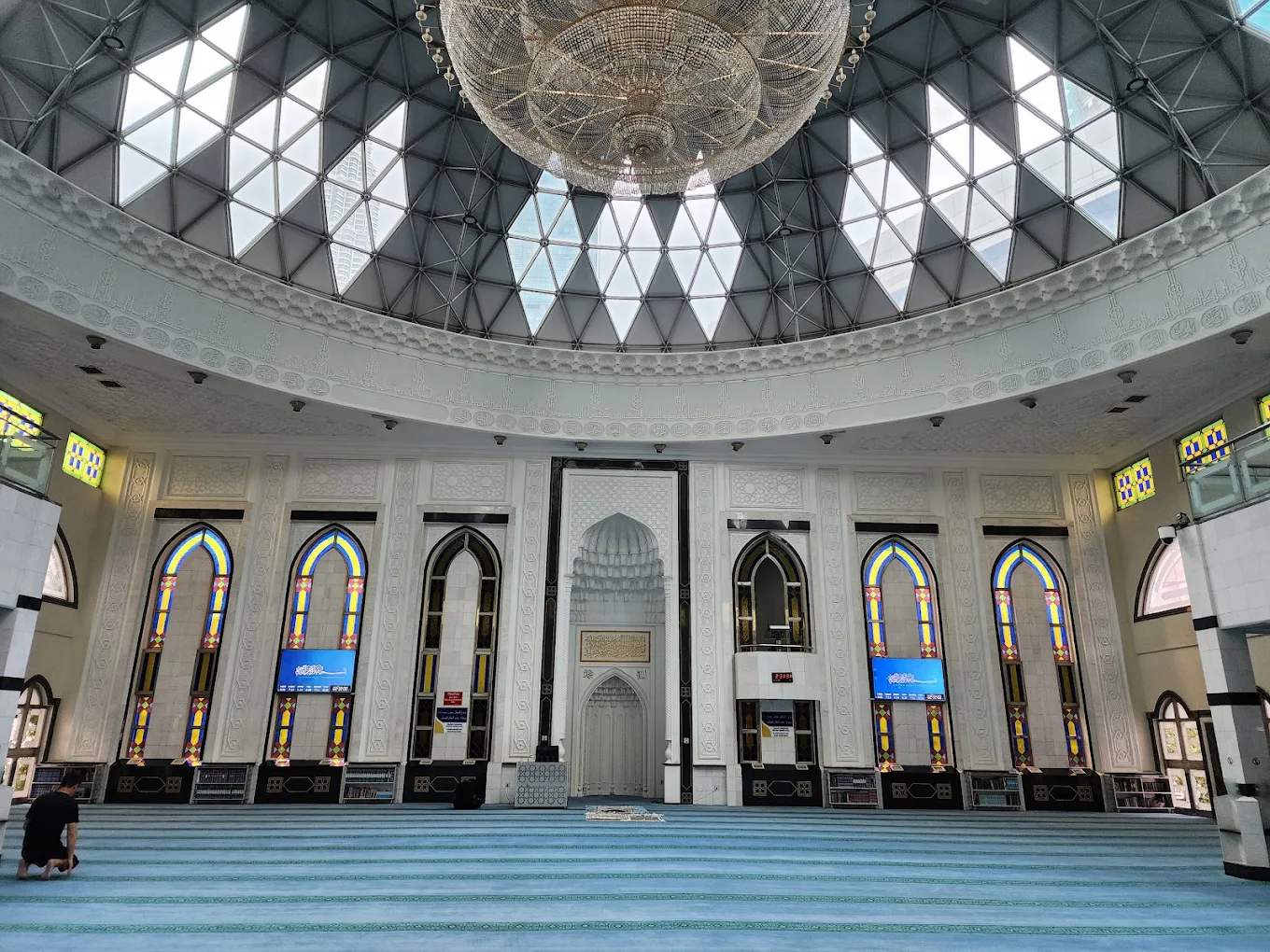 Masjid As-Syakirin, also known as the KLCC Mosque, sits at the foot of the Petronas Twin Towers and offers peaceful prayer spaces right in the heart of the city. With beautiful modern Islamic design, a welcoming atmosphere and separate facilities for men and women, it’s a favourite stop for Muslim travellers exploring KLCC Park and Suria Mall. The mosque is easy to reach by LRT and surrounded by halal dining options, making worship convenient while sightseeing in Kuala Lumpur.