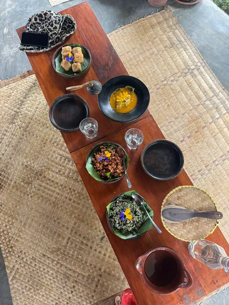 Halal travel Asia Lombok cooking class: discover an authentic culinary experience on the Indonesian island of Lombok. This halal-friendly cooking class lets you prepare traditional dishes using fresh, locally sourced halal ingredients. Learn to make popular specialties like ayam taliwang and sambal with guidance from experienced local chefs. Lombok is an ideal destination for halal travel in Asia, thanks to its strong Islamic culture and wide range of halal food options. A cooking class in Lombok is the perfect way to combine culture and cuisine during your trip.