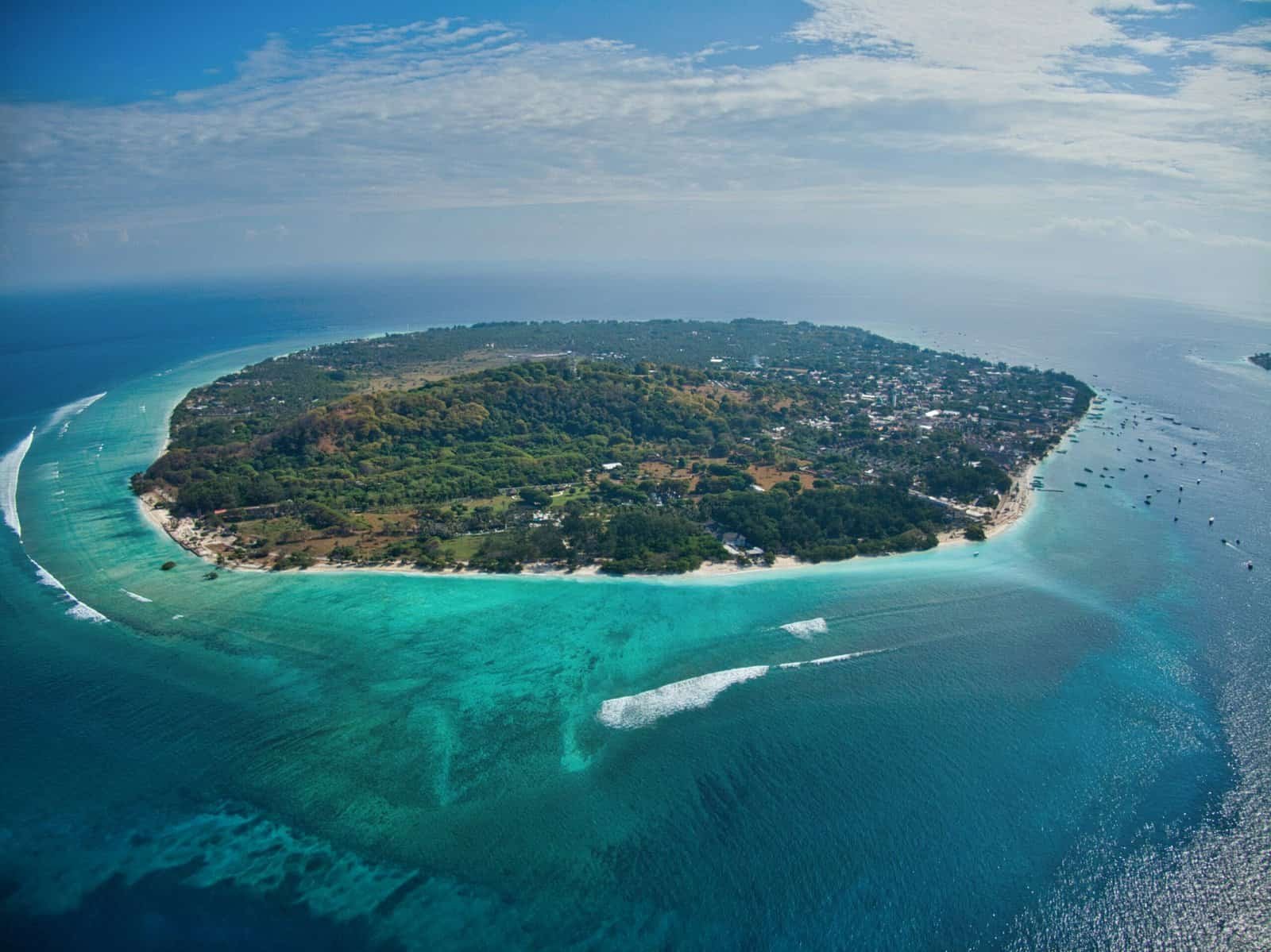 Discover the Gili Islands in Lombok, a top destination for halal travel in Asia. Famous for crystal-clear waters, white sandy beaches, and a relaxing island vibe, the Gilis offer halal food options and a welcoming atmosphere. Perfect for snorkeling, diving, and unwinding, the Gili Islands provide a beautiful and Muslim-friendly escape in Indonesia.