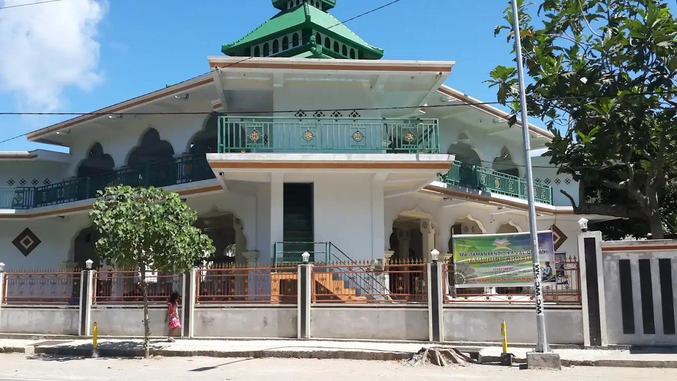 Kuta Lombok Mosque: Where to Find a Masjid Looking for a mosque in Kuta Lombok? This popular beach destination offers several masjid options for daily prayers, especially near the town center. The main mosque in Kuta Lombok is centrally located and within walking distance of many hotels, restaurants, and beaches. You’ll also find smaller neighborhood masjid around the area, making it easy to pray wherever you stay. Kuta Lombok combines beautiful beaches with a strong Islamic culture, ensuring Muslim travelers can easily find mosques and prayer facilities. The call to prayer is heard regularly, helping you stay on schedule during your trip. Finding a mosque or masjid in Kuta Lombok is simple, making it a convenient destination for halal travel.