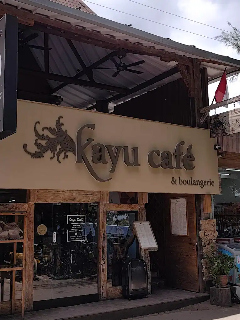 Looking for halal restaurants in Lombok? The island offers many halal-friendly dining options across Kuta, Senggigi, and Praya. Most local warungs and restaurants serve halal food, including dishes like ayam taliwang, nasi campur, and sate. Fresh seafood and Indonesian specialties are widely available and prepared according to halal standards. Lombok is a Muslim-majority island, making it easy for travelers to find halal food everywhere.