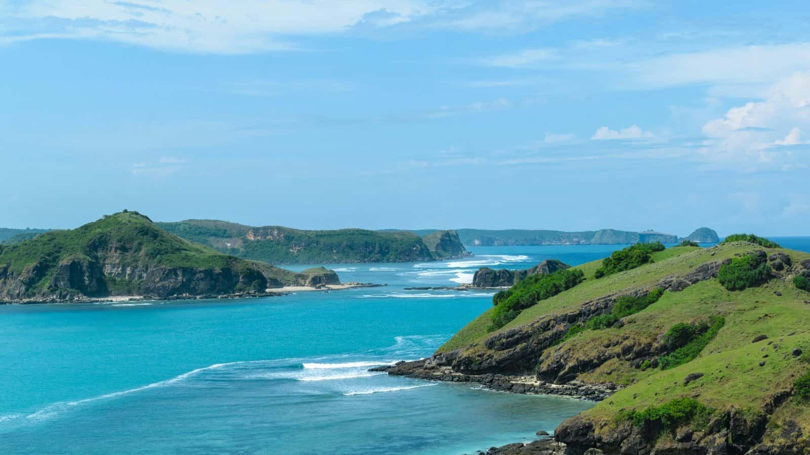 Explore the south of Lombok, known for its stunning beaches, rolling hills, and relaxed coastal vibe. Discover top things to do in South Lombok, from surfing in Kuta Lombok to visiting scenic spots like Tanjung Aan Beach—all in a halal-friendly setting.