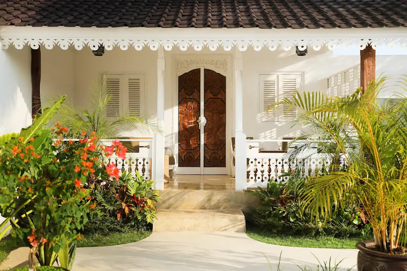 Bali is increasingly popular for halal-friendly travel, offering a growing selection of Muslim-friendly hotels across the island. While Bali is known for its beach resorts and vibrant culture, many accommodations now provide halal dining options, prayer facilities, and added privacy for Muslim travelers. From peaceful villas to modern resorts, Bali offers a comfortable stay while respecting your lifestyle—making it a great choice for a relaxing and culturally rich getaway.