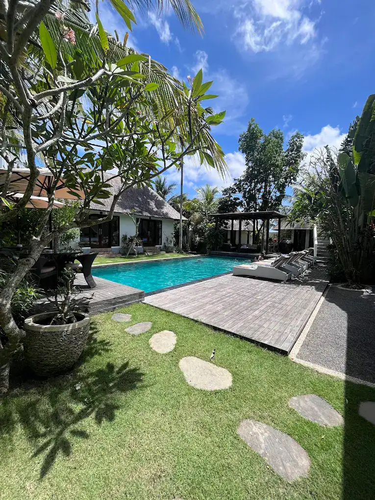 Bali is increasingly popular for halal-friendly travel, offering a growing selection of Muslim-friendly hotels across the island. While Bali is known for its beach resorts and vibrant culture, many accommodations now provide halal dining options, prayer facilities, and added privacy for Muslim travelers. From peaceful villas to modern resorts, Bali offers a comfortable stay while respecting your lifestyle—making it a great choice for a relaxing and culturally rich getaway.