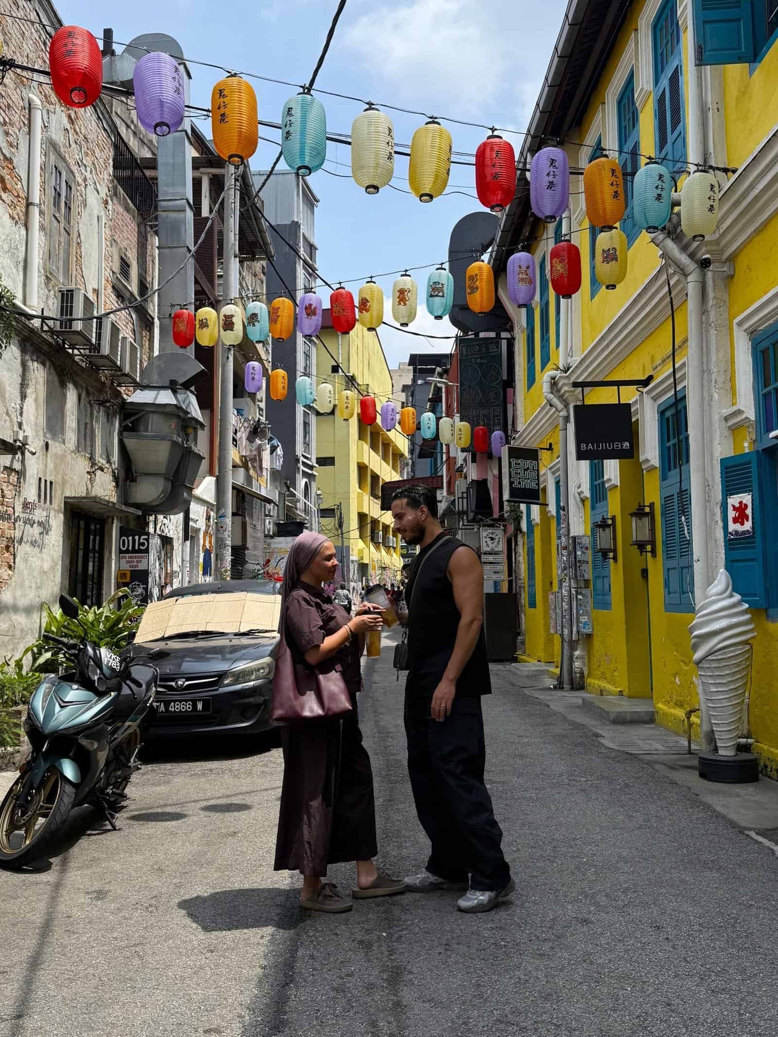 Discover the best halal-friendly hotels in Chinatown, Malaysia, ideal for Muslim travelers seeking comfort and convenience. Stay close to mosques, halal restaurants, and vibrant street markets while enjoying modern amenities and welcoming hospitality. Chinatown areas in cities like Kuala Lumpur and Penang offer a unique blend of culture, history, and affordable accommodations that cater to Islamic needs, including halal breakfast options and prayer facilities. Plan your hassle-free halal trip and experience the best of Malaysia from the heart of Chinatown.