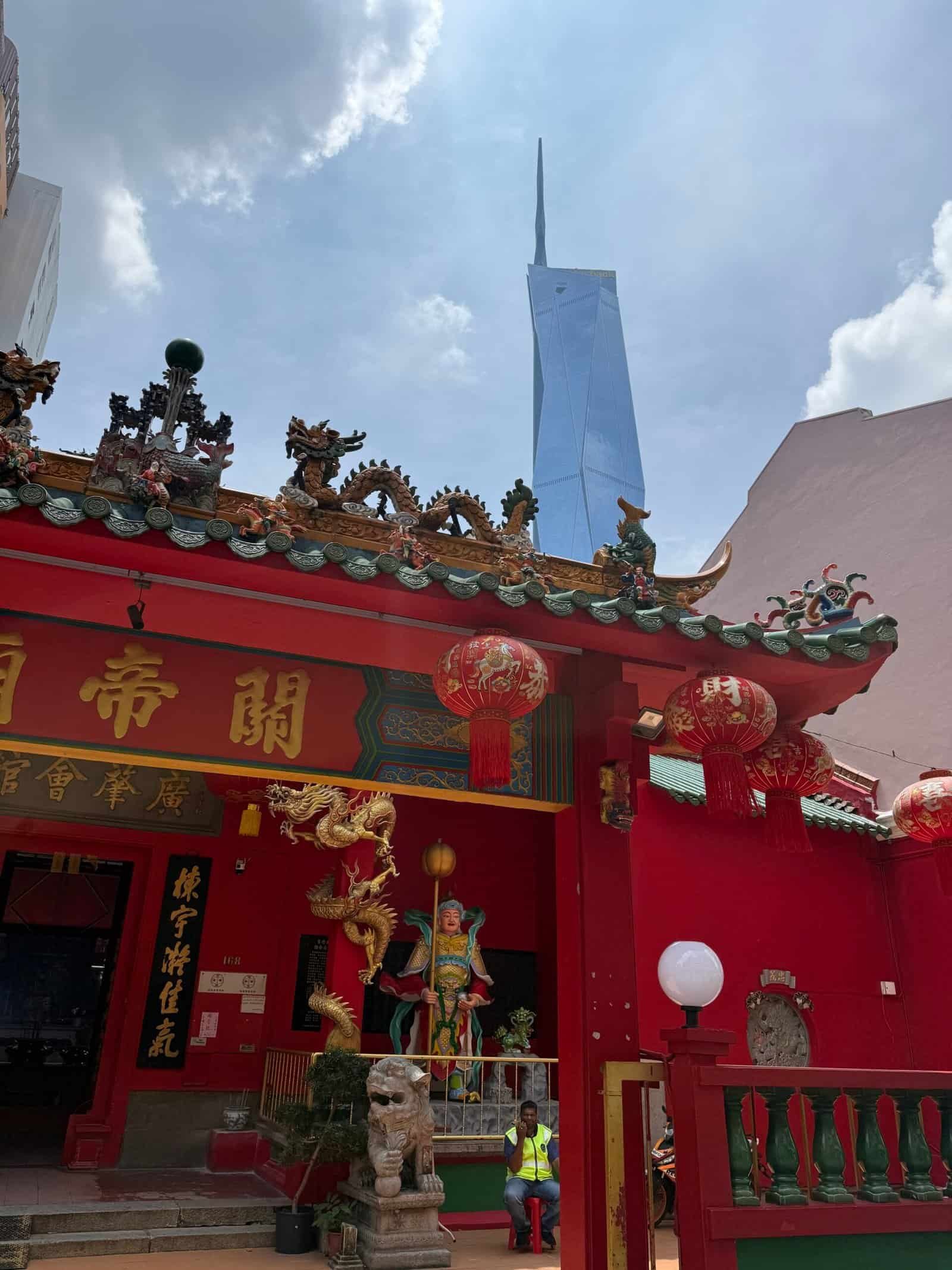 Discover the best halal-friendly hotels in Chinatown, Malaysia, ideal for Muslim travelers seeking comfort and convenience. Stay close to mosques, halal restaurants, and vibrant street markets while enjoying modern amenities and welcoming hospitality. Chinatown areas in cities like Kuala Lumpur and Penang offer a unique blend of culture, history, and affordable accommodations that cater to Islamic needs, including halal breakfast options and prayer facilities. Plan your hassle-free halal trip and experience the best of Malaysia from the heart of Chinatown.